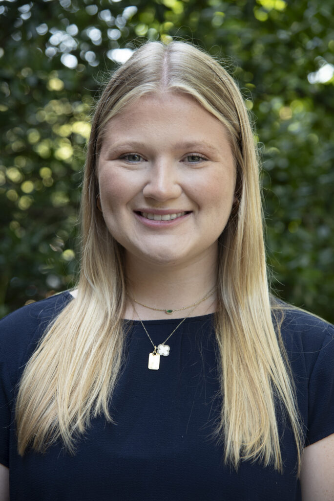 Emma Earl Headshot