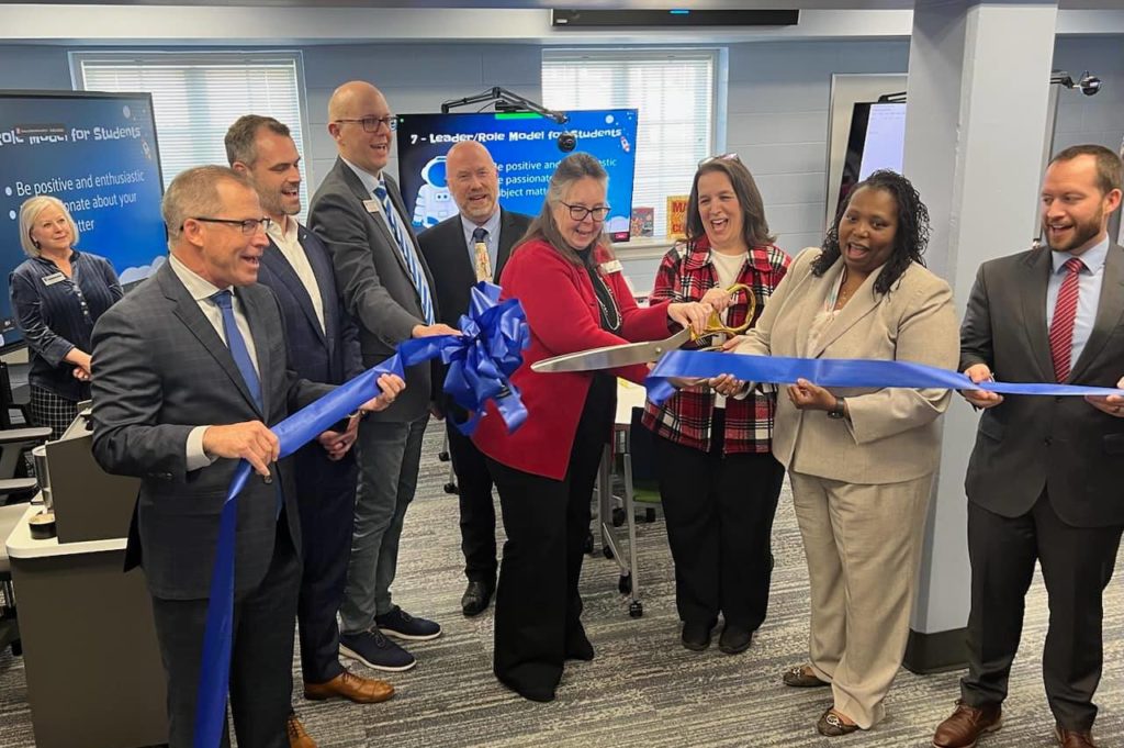 STEM Learning Lab Ribbon Cutting